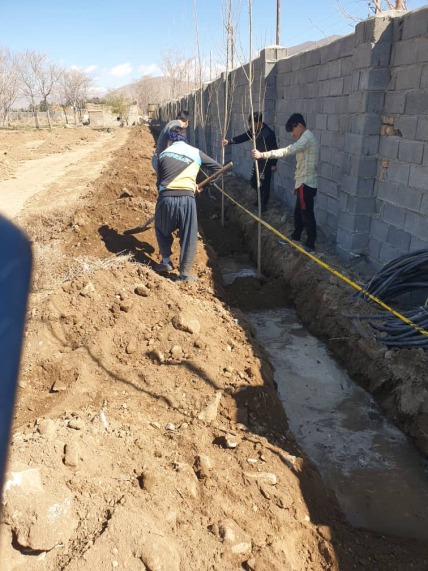 عملیات اجرایی نهالکاری و ابیاری قطره ای 